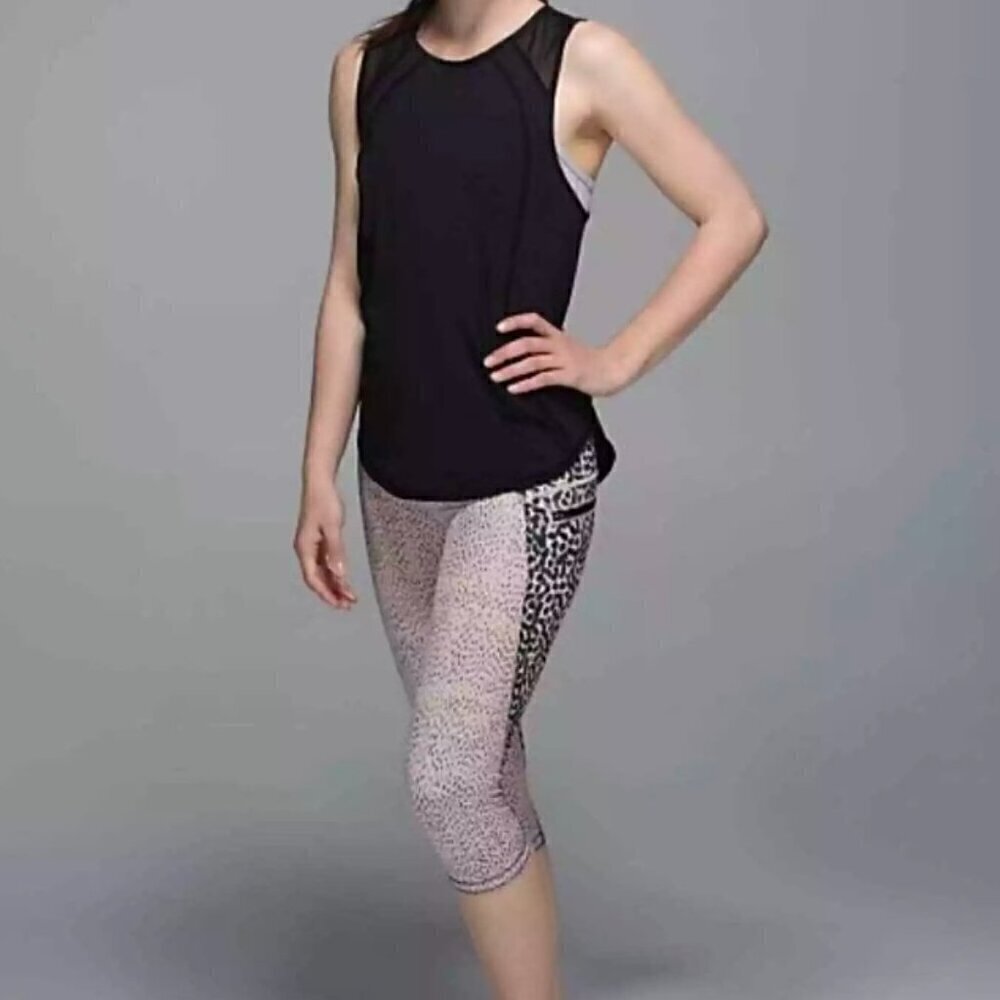 NEW LULULEMON Top Speed Crop Dottie Dash Grain Black Ace Spot size 2